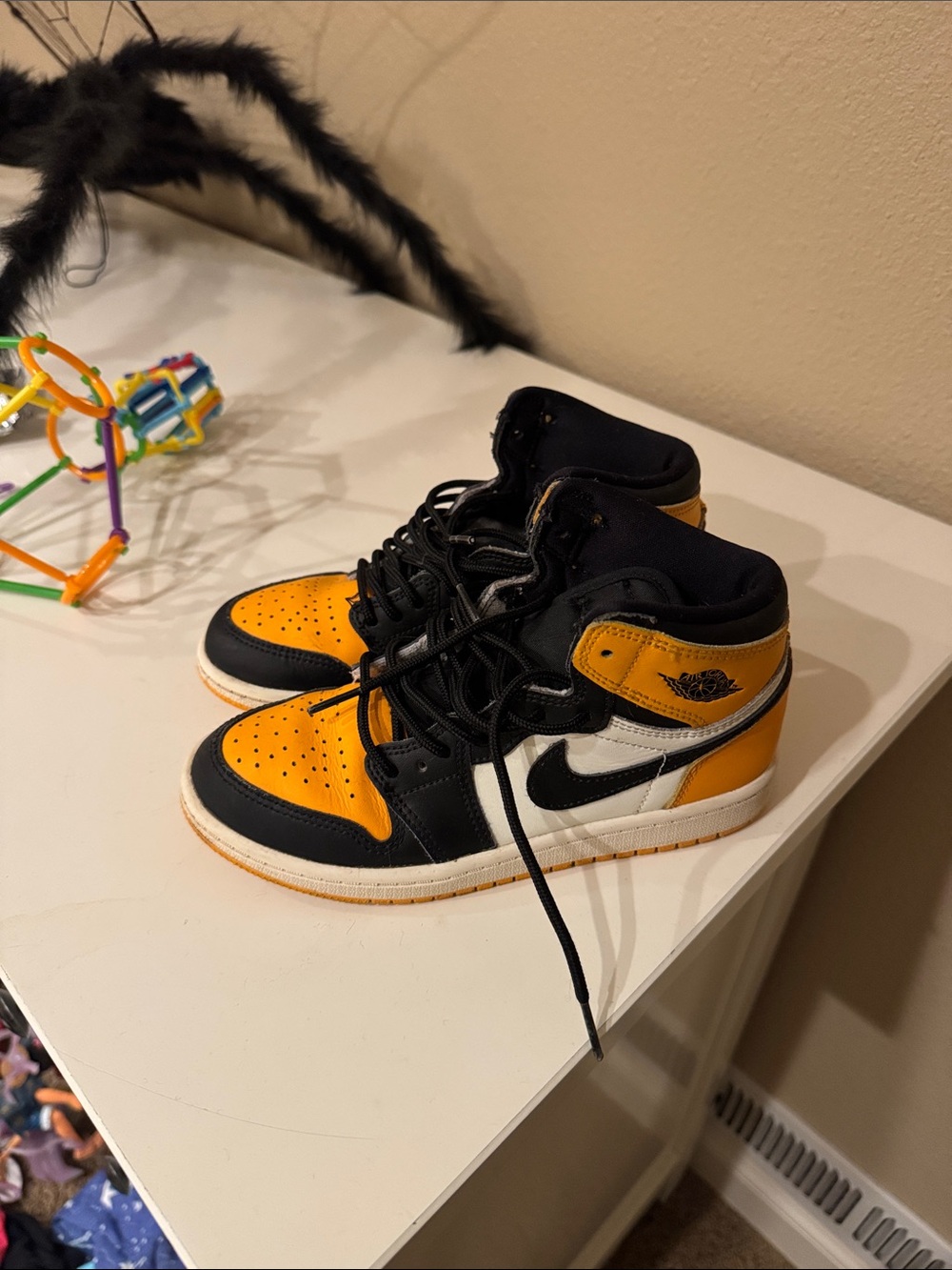 Kids Jordan 1 2Y